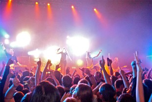 concert-crowd