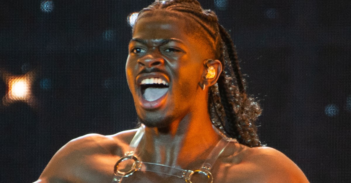 Watch Lil Nas X Get Sex Toy Thrown At Him During Performa