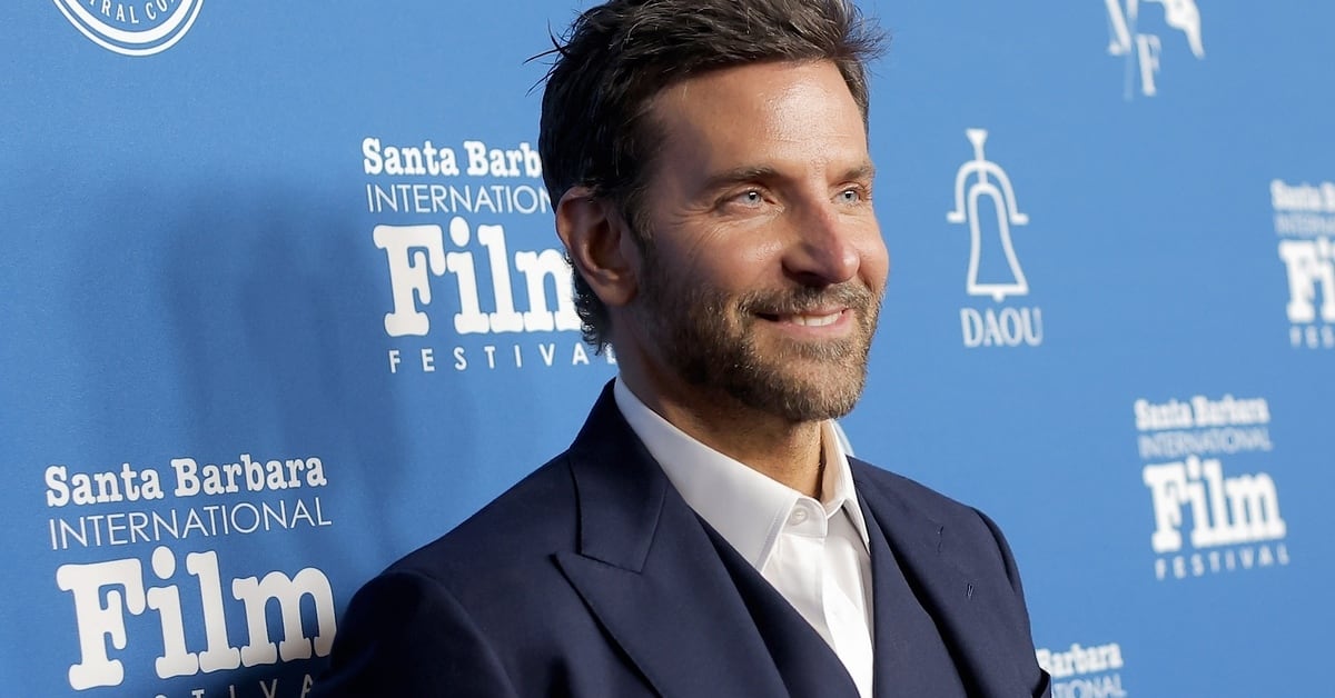 Bradley Cooper Says He S Totally Comfortable Walking Around Naked At Home Just Like His Dad