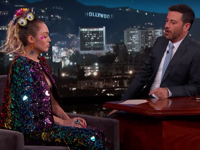 Jimmy Kimmel Unable to Do His Job When Faced With Miley Cyrus' Nipple Pasties