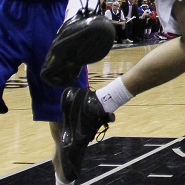 65 Limited Edition Ginobili shoe explodes Combine with Best Outfit