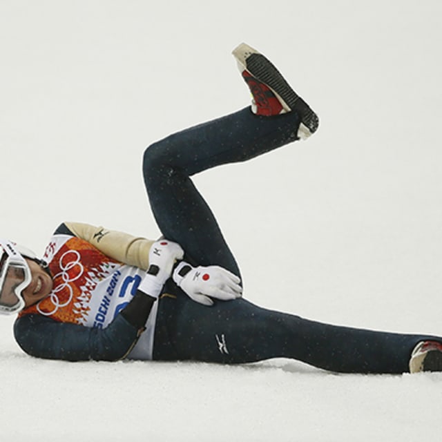 Ski Jumper Broke His Arm in a Nasty Crash During Olympics (GIF) Complex