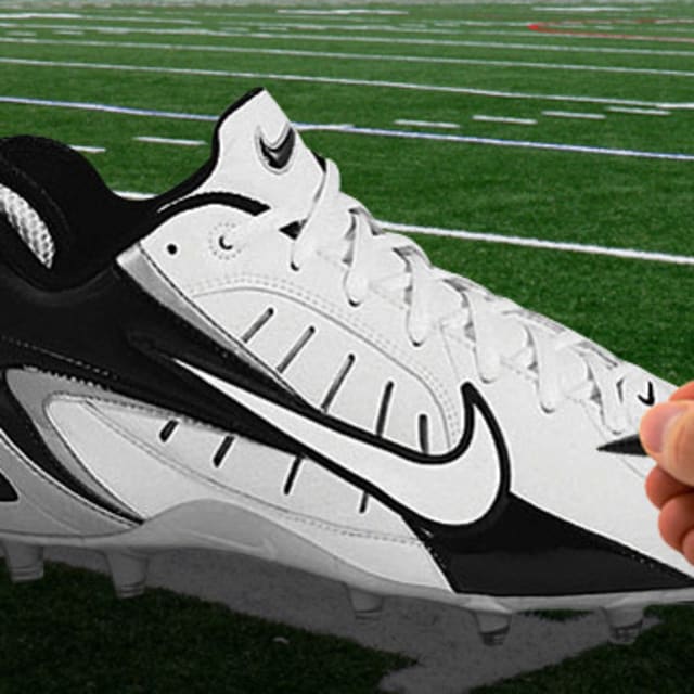 25 NFL Players That Deserve a Signature Cleat Complex