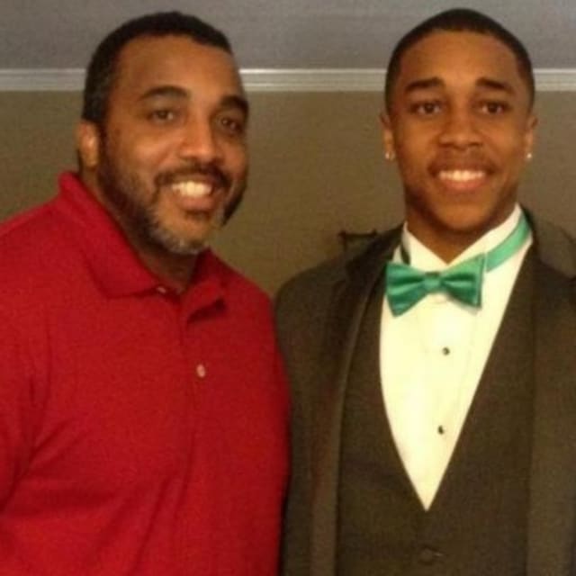 "Hoop Dreams" Star William Gates Has a Son Who Is Following in His Footsteps Complex