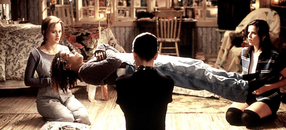 How Cult Classic 'The Craft' Nailed These 4 Iconic Scenes Complex