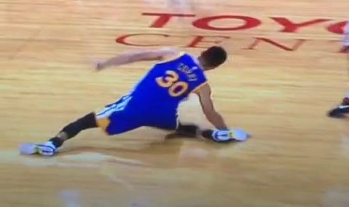 Steph Curry Returns For Game 4 of the WarriorsRockets Series, But Is