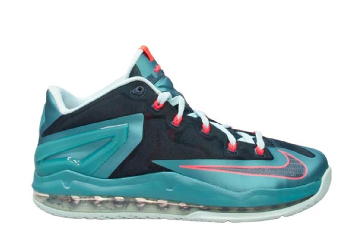 lebron low 4