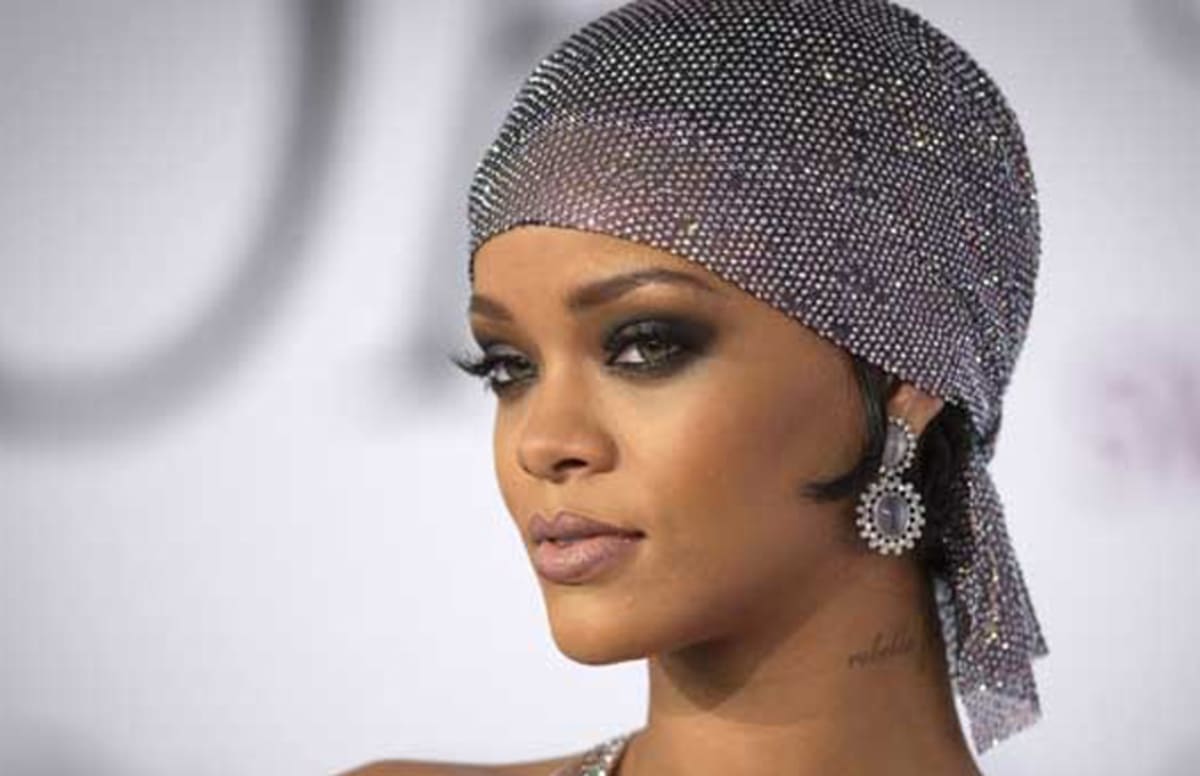 Rihanna Is The Latest Victim Of Hackers Leaking Celebrities Nudes Complex