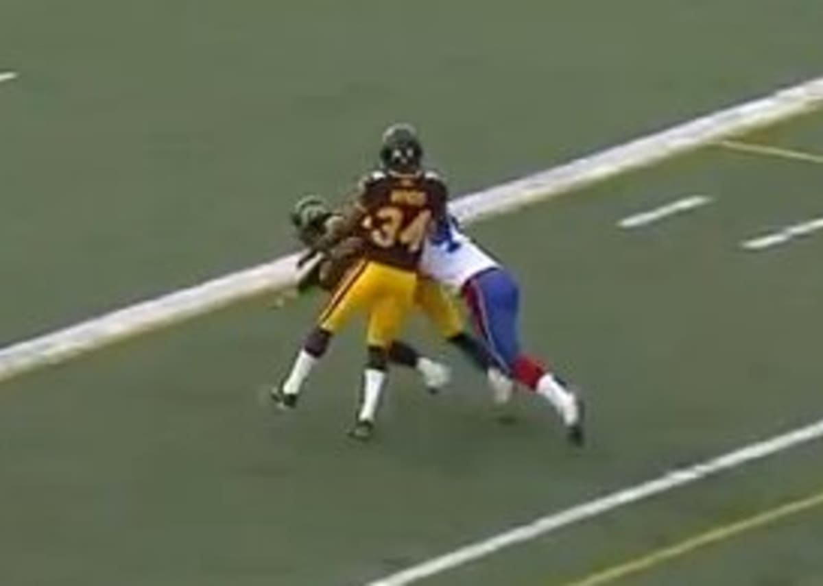 Clip of the Morning Football Player Celebrates Too Early; Tackled at OneYard Line Complex