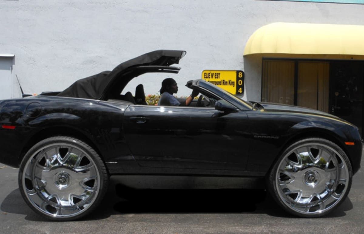 These Two Camaros Are Riding High On 32 Inch Rims Complex