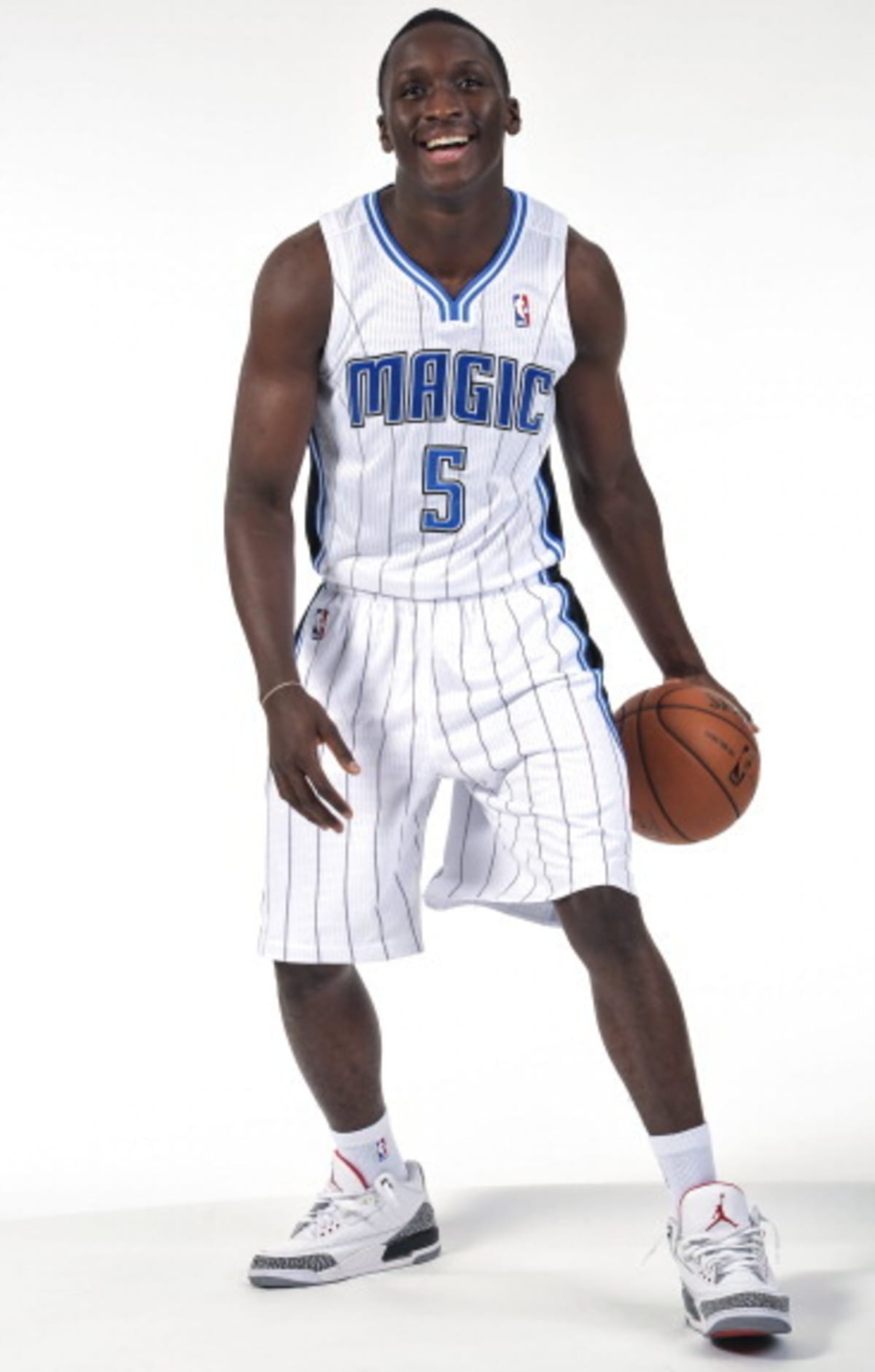 Spotted Victor Oladipo Rocks Jordan IIIs With His Magic Uniform Complex