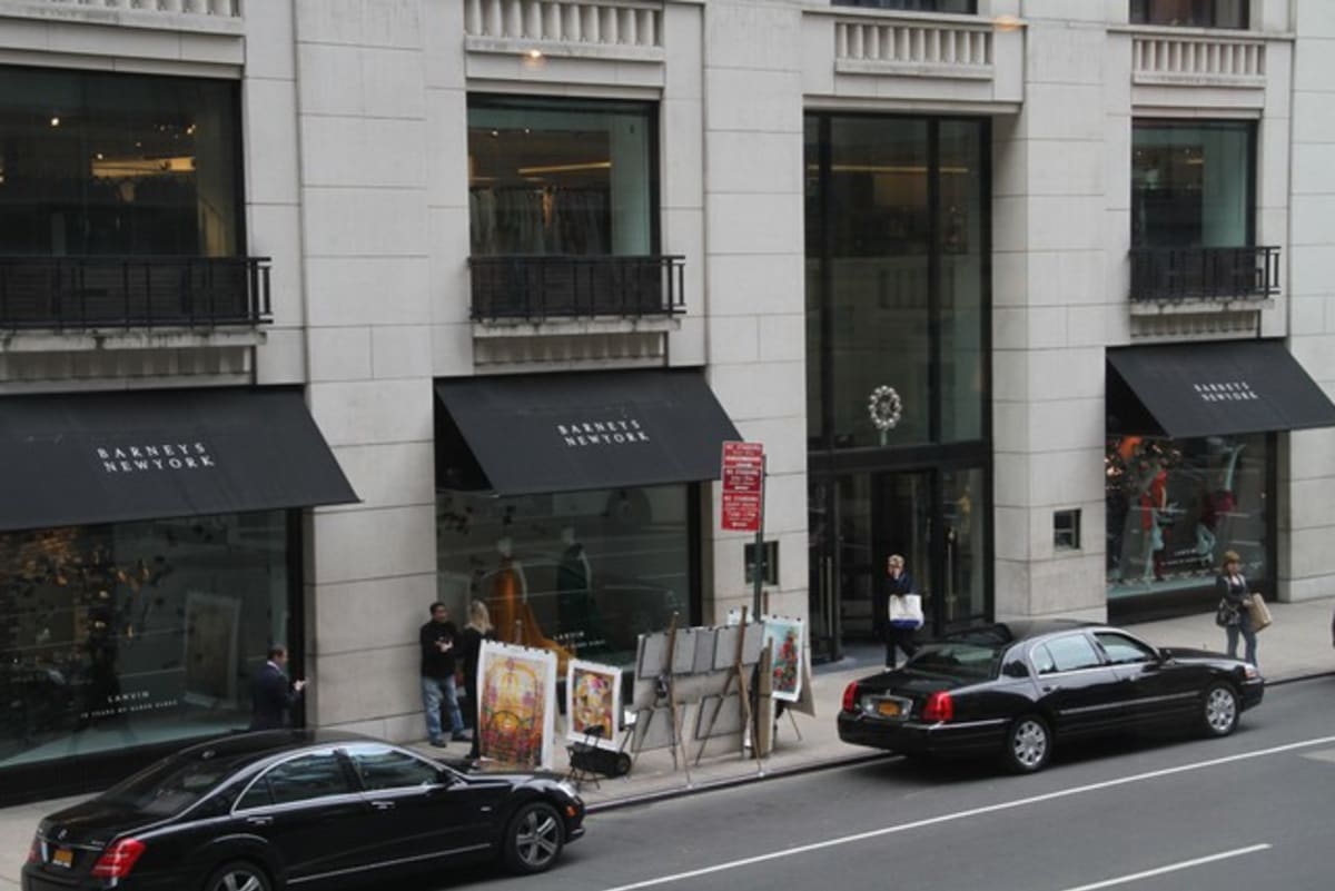 Barneys New York Looks to Open a New Location in Downtown Manhattan