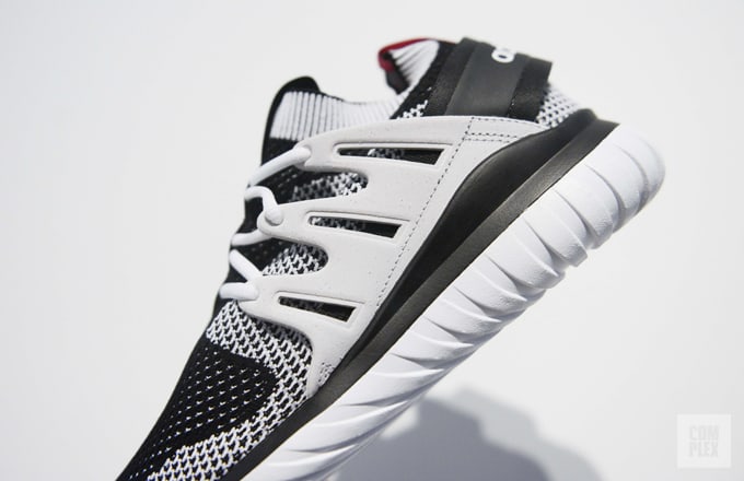 adidas originals zx 700 red