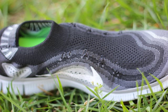 women's nike sneakers without laces