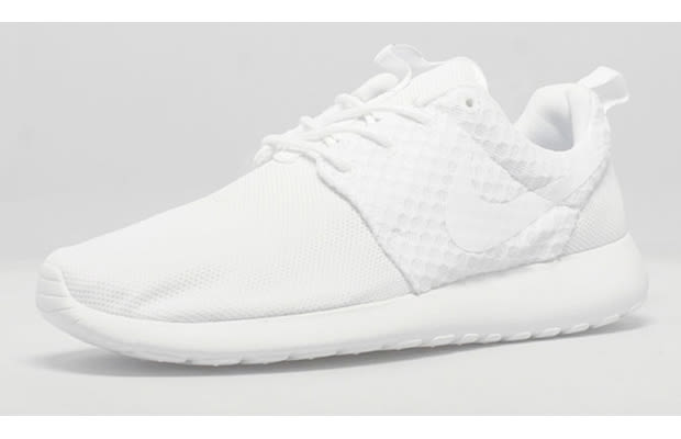 roshe run all white