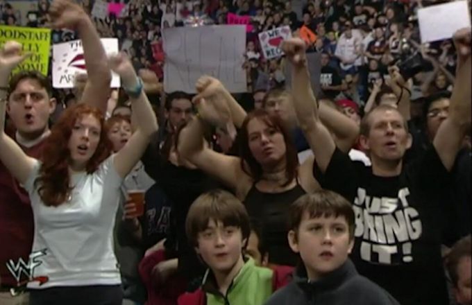 daniel-radcliffe-harry-potter-cast-2000-wwe-event_ozisa9.jpg