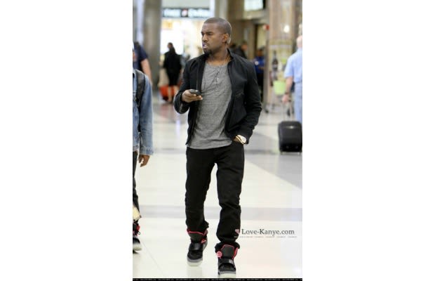 kanye west air max 1