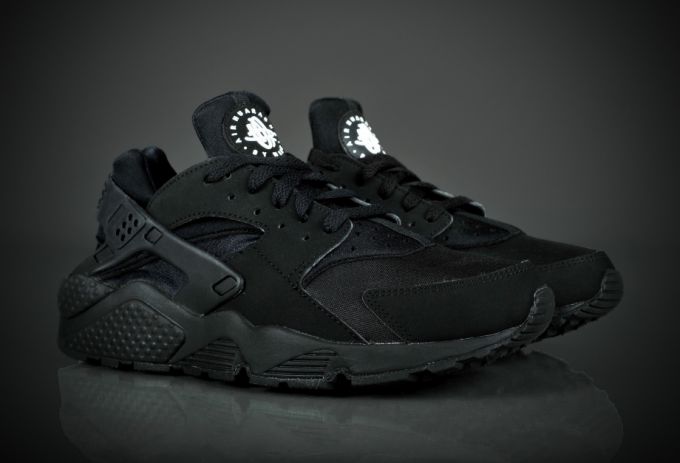 nike air huarache full black