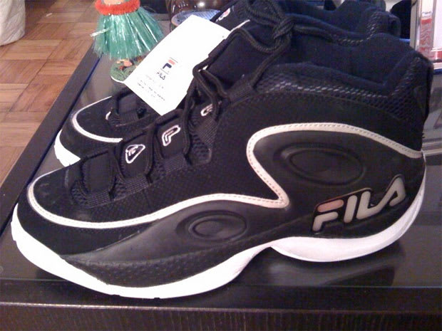 grant hill sneakers 1995