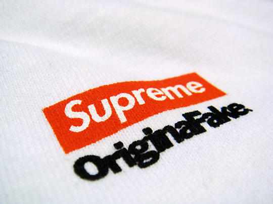 tag supreme original vs fake