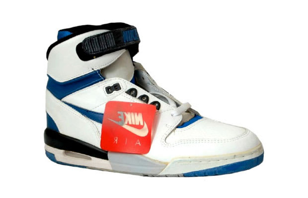 nike air revolution vintage