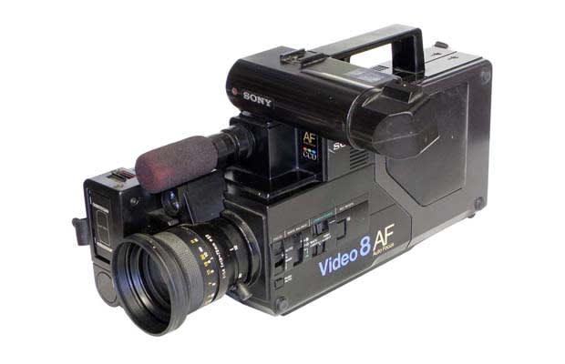 Sony CCD-V8AF - The 80 Best Gadgets of the '80s | Complex