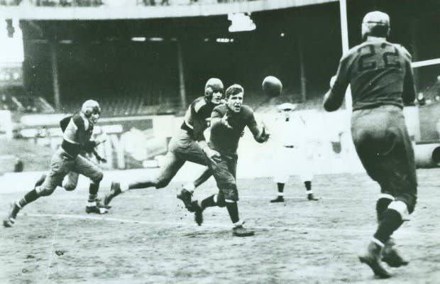 This Is What The First NFL Championship Game Looked Like When It Was 