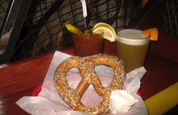 Free Hot Dogs And Jumbo Pretzels 25 Ways To Eat For Free
