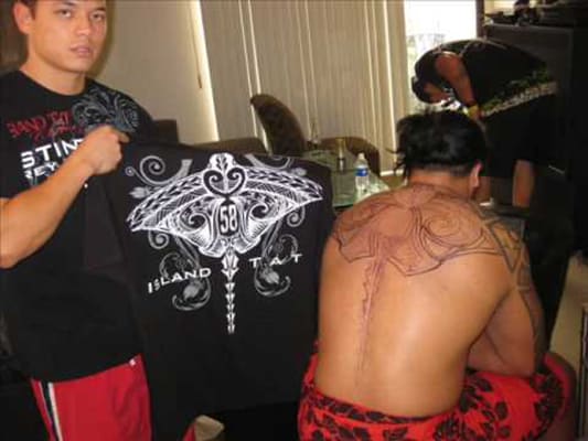 rey maualuga stingray the worst tattoos in nfl history rey maualuga stingray the worst tattoos in nfl history