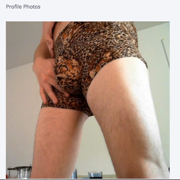 what to wear online dating photo In the world of online dating, it's hard to convince your prospective significant other that you're not a creep if your profile picture is a selfie taken. what to wear online dating photo In the world of online dating, it's hard to convince your prospective significant other that you're not a creep if your profile picture is a selfie taken.