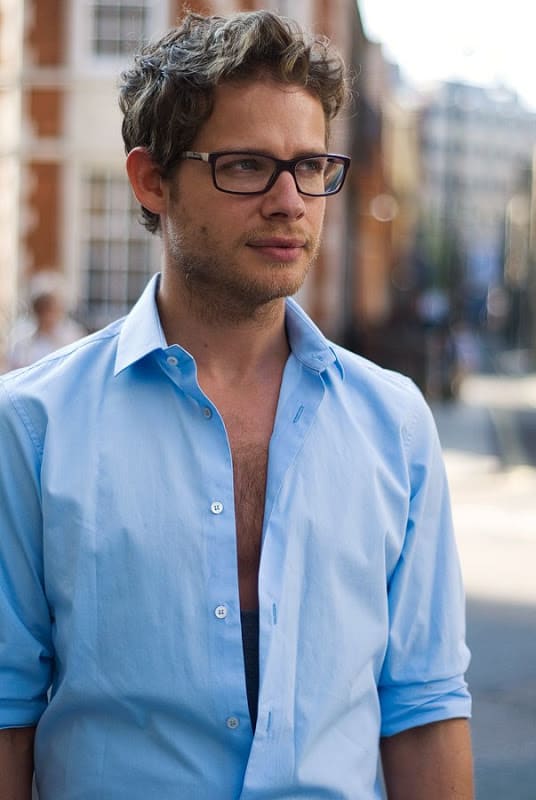 Shirt Unbuttoned to the Navel 12 Ways to Spot a Douchebag by What He