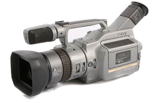 Sony Handycam DCR-VX1000 - The 15 Best Gadgets From 1995 | Complex