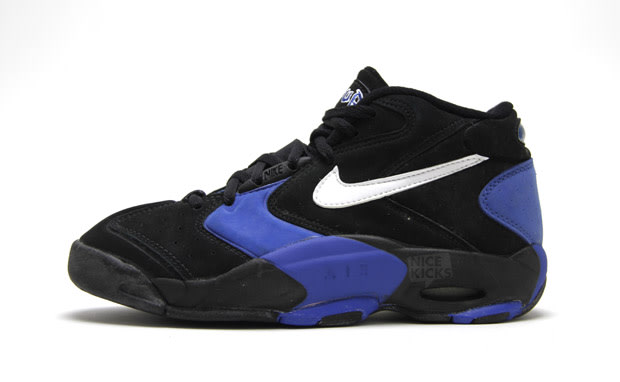 Today in Performance Sneaker History: Tim Hardaway Holds off 