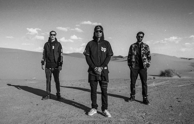 yellow-claw-bw