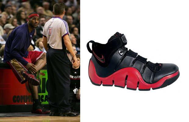 lebron knicks sneakers