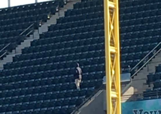 Some Couple Got Caught Having Sex In The Stands During The Mets Indians