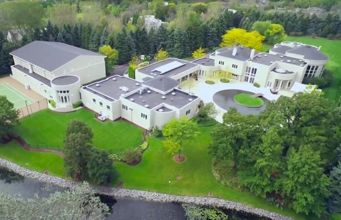 Michael Jordan Creates Videos to Sell Chicago Mansion ...