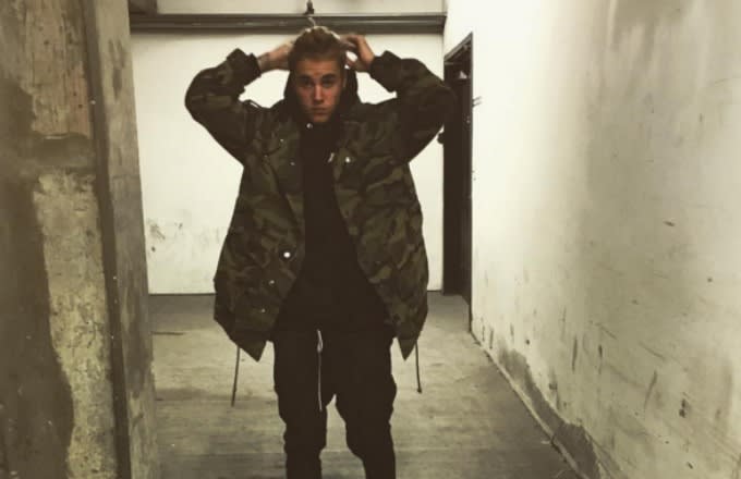 justin-bieber-instagram-selfie-army-jacket
