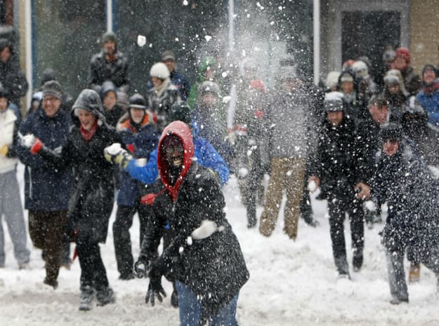 snowball-fight-li