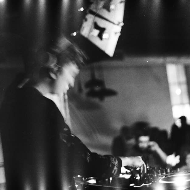 djembadjemba-bw-blur