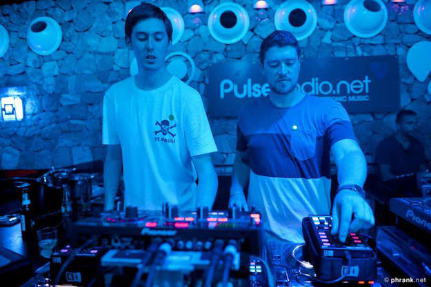 dusky-live