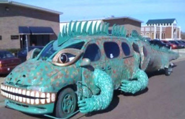The Croco Truck - 20 Ridiculous Animal-Shaped Cars | Complex