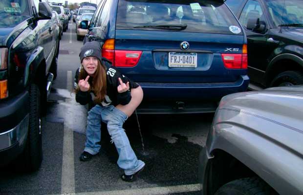 park peeing Car