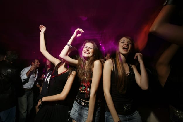 girls-dance-club
