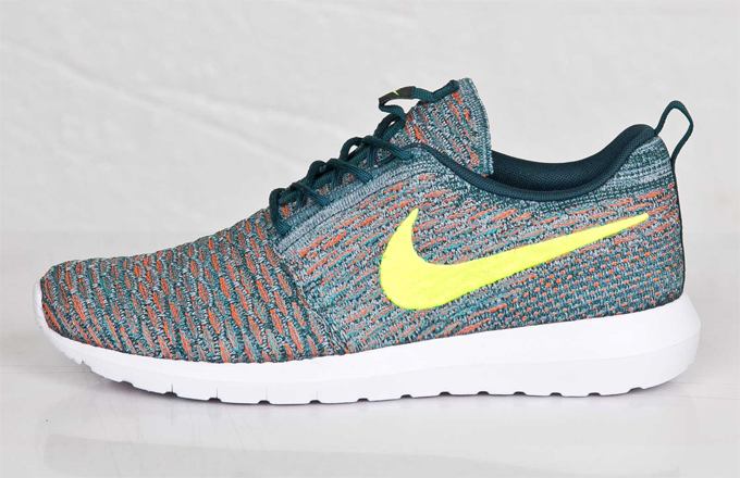 nike air kicks teal