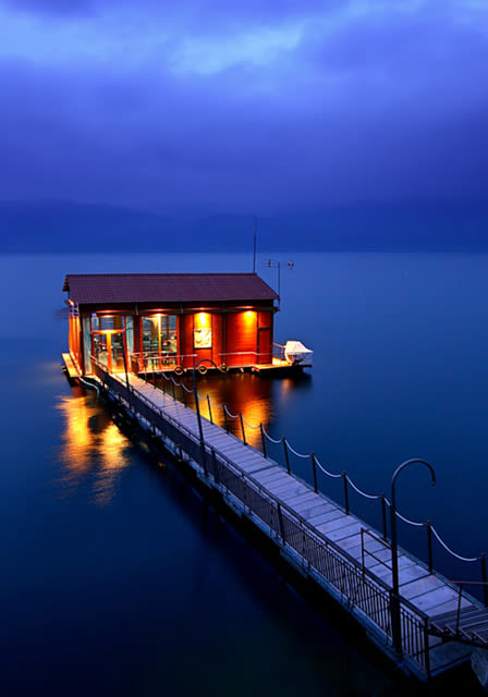 Coolest Lake Houses