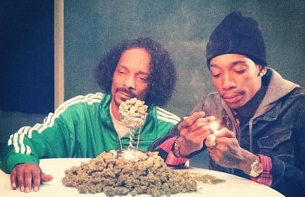 Photos Of Wiz Khalifa Smoking Weed Complex