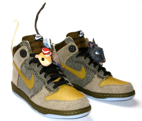 coraline sb dunks
