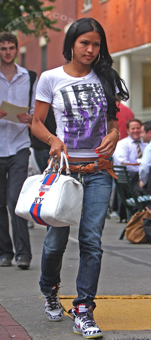 women wearing dunks