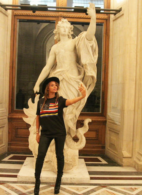 Beyonce, statue